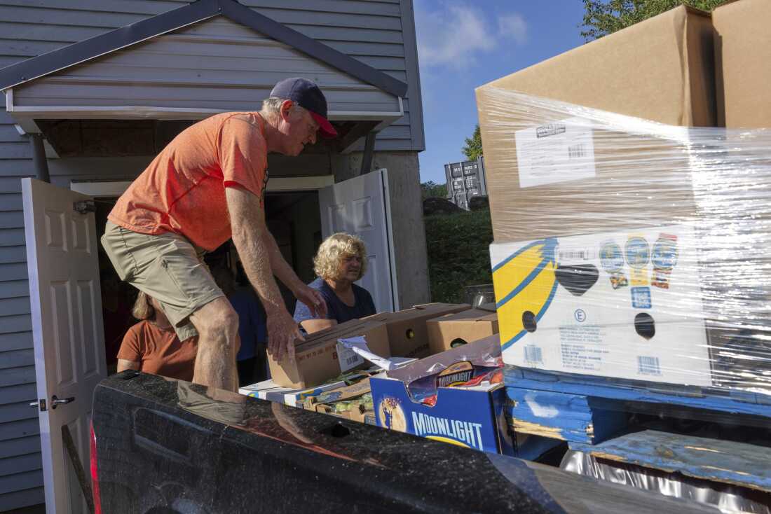 Maine’s meals pantries stare ailing volunteer inadequency age expecting cuts : NPR