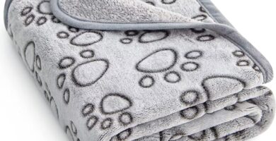 Stuffed® Premium Soft Dog Blanket Washable, 40″x32″ Cat Blanket for Indoor Cats Large Medium Small Dog Gifts Puppy Essentials (Grey)