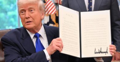 The shutdown – and the Area’s inactivity – is helping pave Congress’ trail to irrelevance