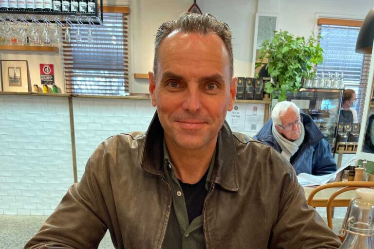 Ex-Marine fights extradition from Australia to U.S. over coaching Chinese language pilots : NPR