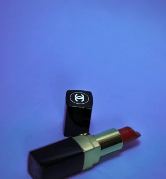 DIY Moisturizing Matte Lipstick