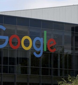 Apple, Google tell workers on visas to avoid leaving the U.S. : NPR