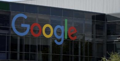 Apple, Google tell workers on visas to avoid leaving the U.S. : NPR