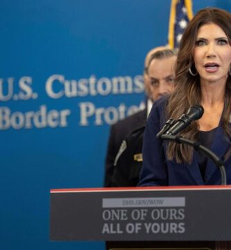 ICE killing of driver in Minneapolis involved tactics many police departments warn against − but not ICE itself