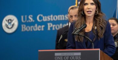 ICE killing of driver in Minneapolis involved tactics many police departments warn against − but not ICE itself