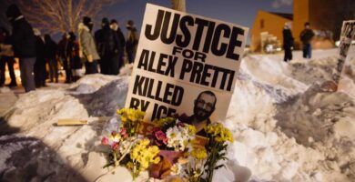 Videos contradict federal account of fatal Minneapolis shooting : NPR