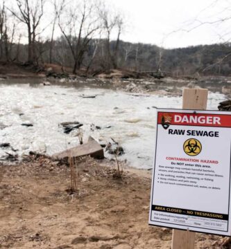 Class action lawsuit filed over Potomac sewage spill : NPR